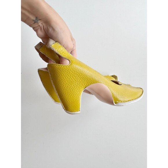 CAMPER Yellow Pebbled Leather Slingback Peep Toe Wedge Sandals, Size 35 - Picture 4 of 16